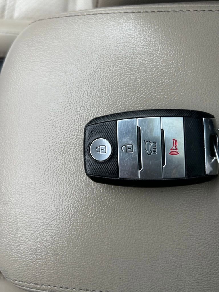 Used 2016 Kia Sorento EX w/ EX Touring Package image 37