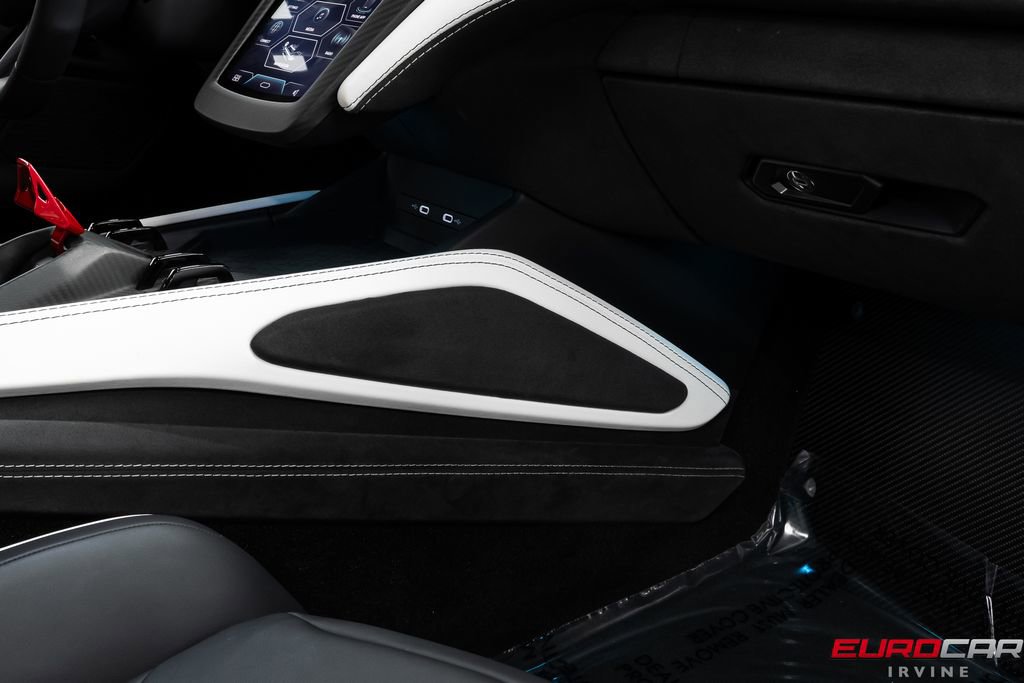 Used 2025 Lamborghini Revuelto image 37