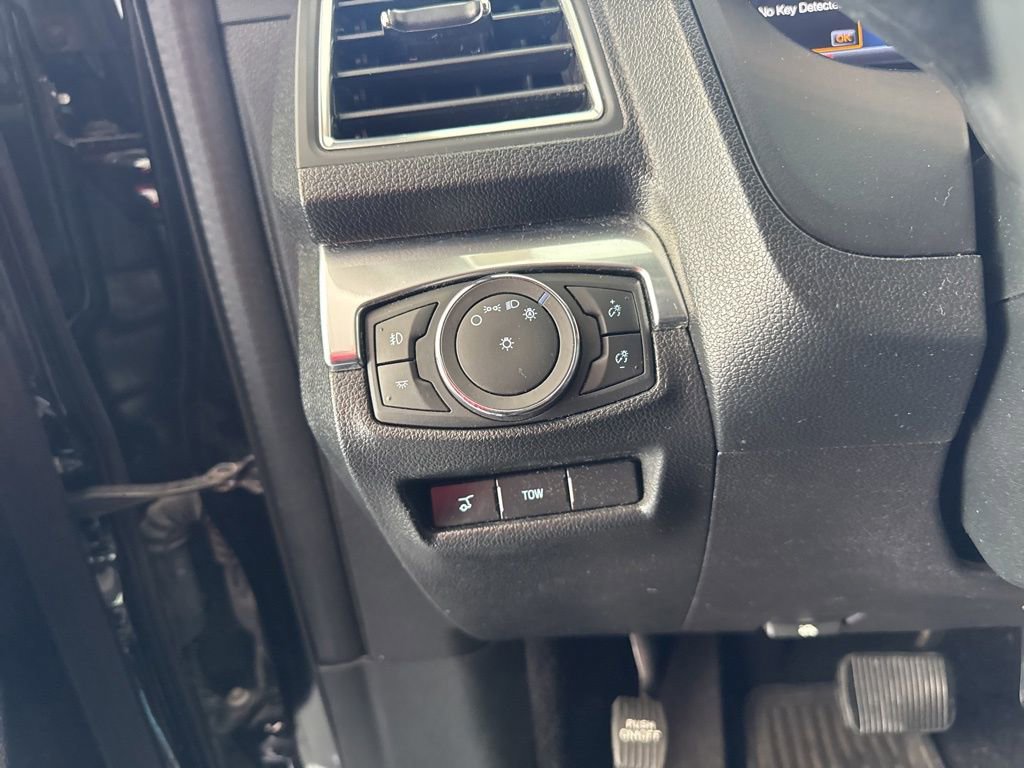 Used 2019 Ford Explorer Sport w/ Equipment Group 401A AWD/4WD image 12