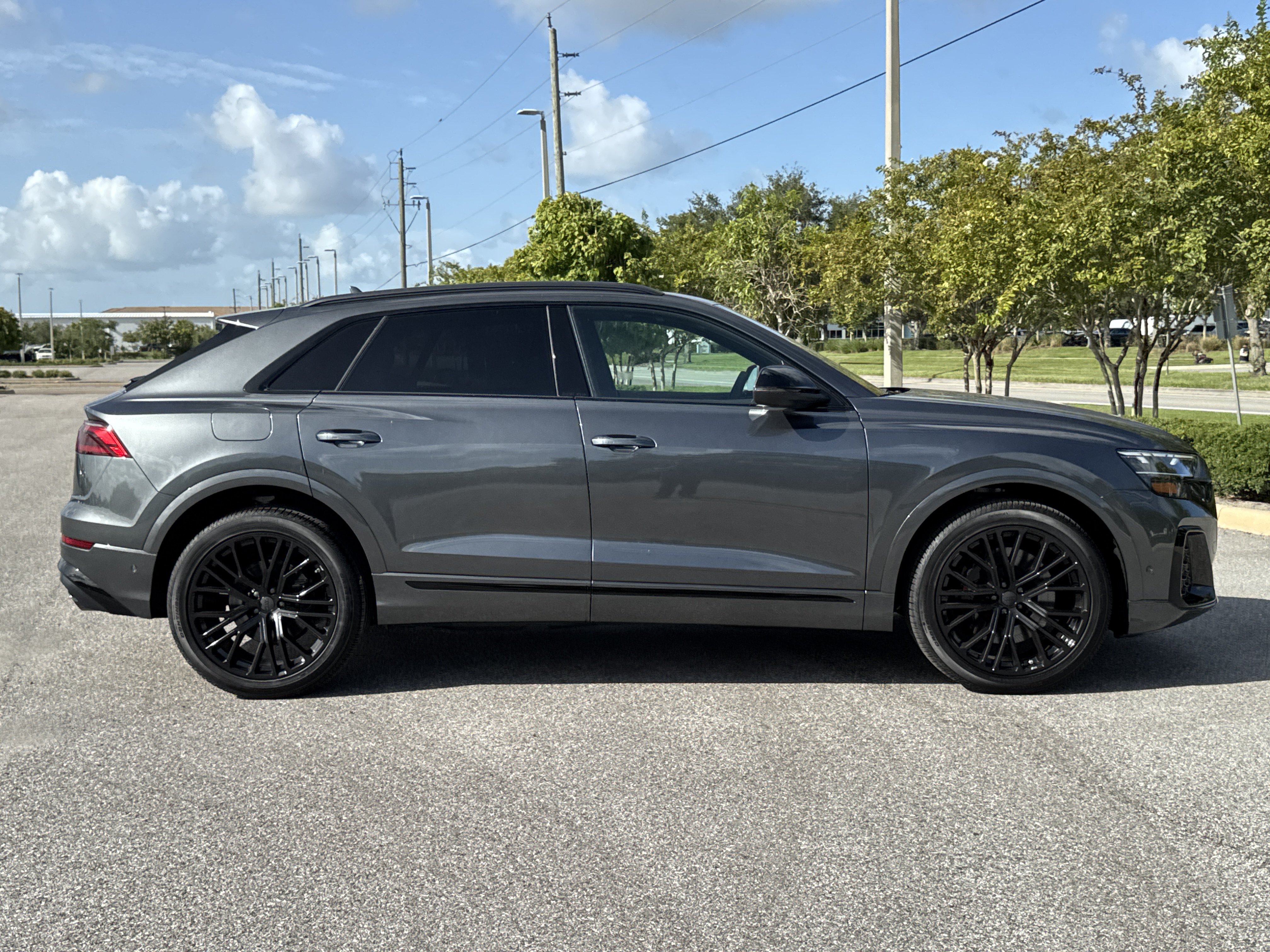 New 2026 Audi SQ8 Premium Plus AWD/4WD image 3