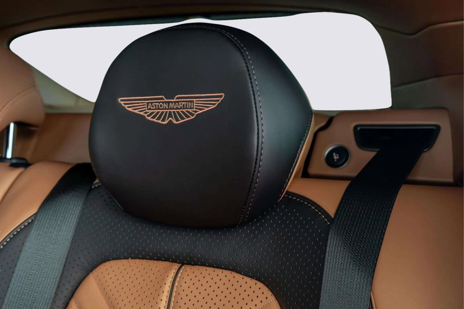 New 2026 Aston Martin DBX S AWD/4WD image 58
