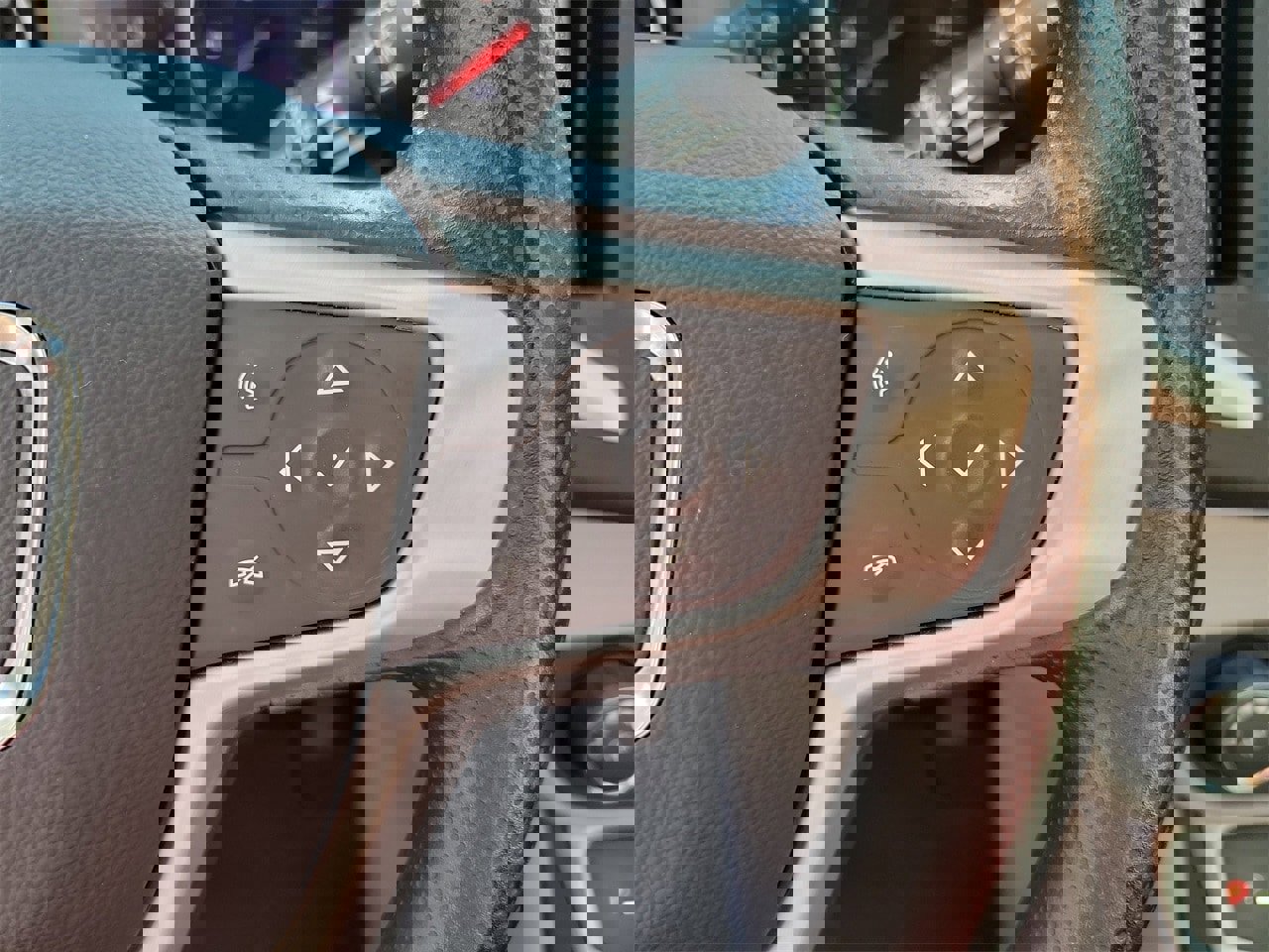 Used 2023 GMC Terrain SLE image 19