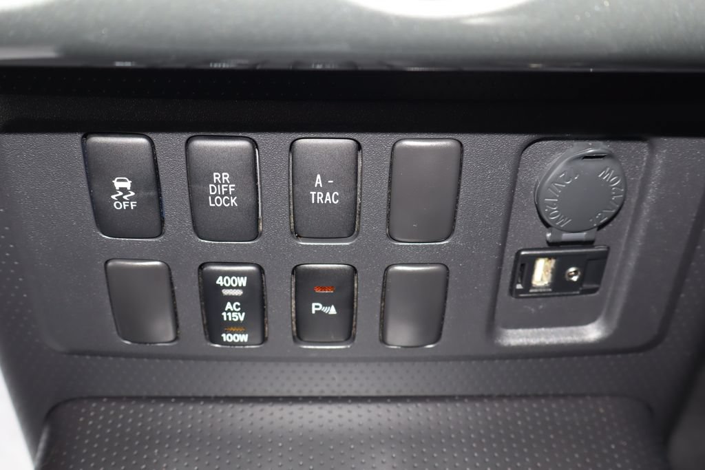 Used 2012 Toyota FJ Cruiser 4WD w/ Upgrade Pkg image 30