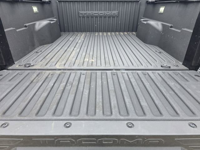 Used 2025 Toyota Tacoma TRD Sport AWD/4WD image 27