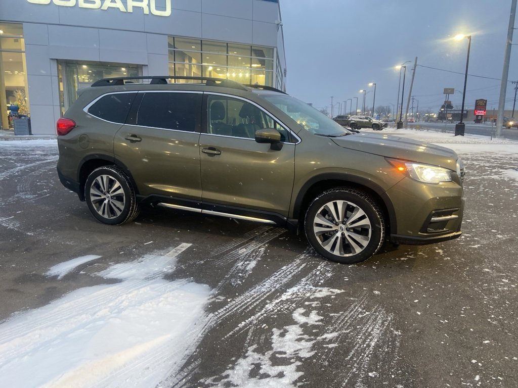 Used 2022 Subaru Ascent Limited w/ Technology Package image 2