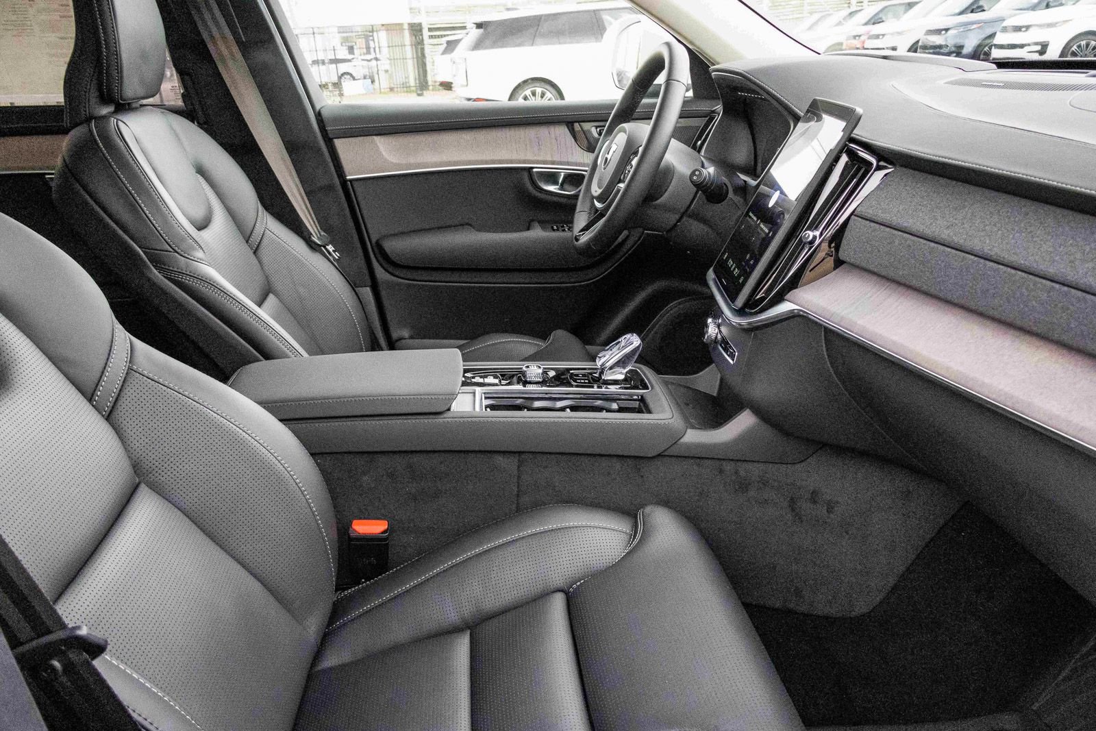 New 2026 Volvo XC90 B6 Ultra w/ Lounge Package image 17