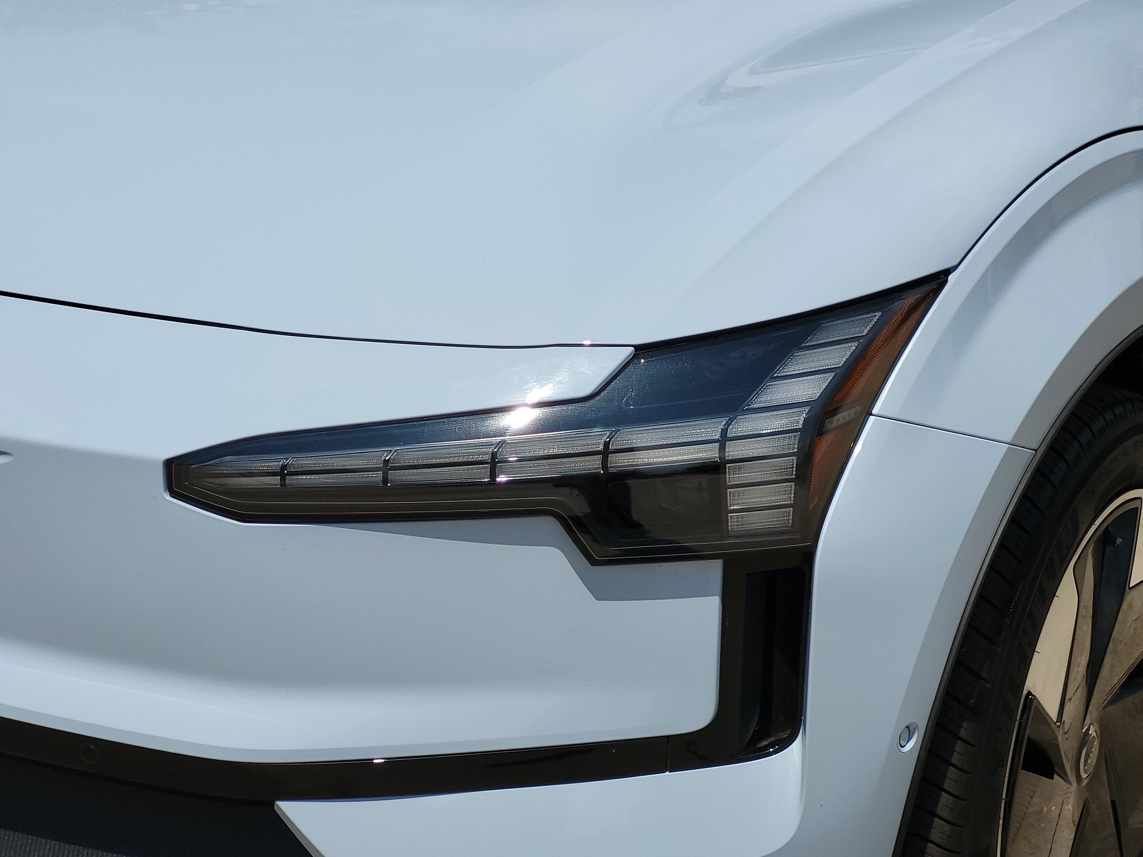 Certified 2025 Volvo EX30 Ultra w/ Climate Package AWD/4WD image 5