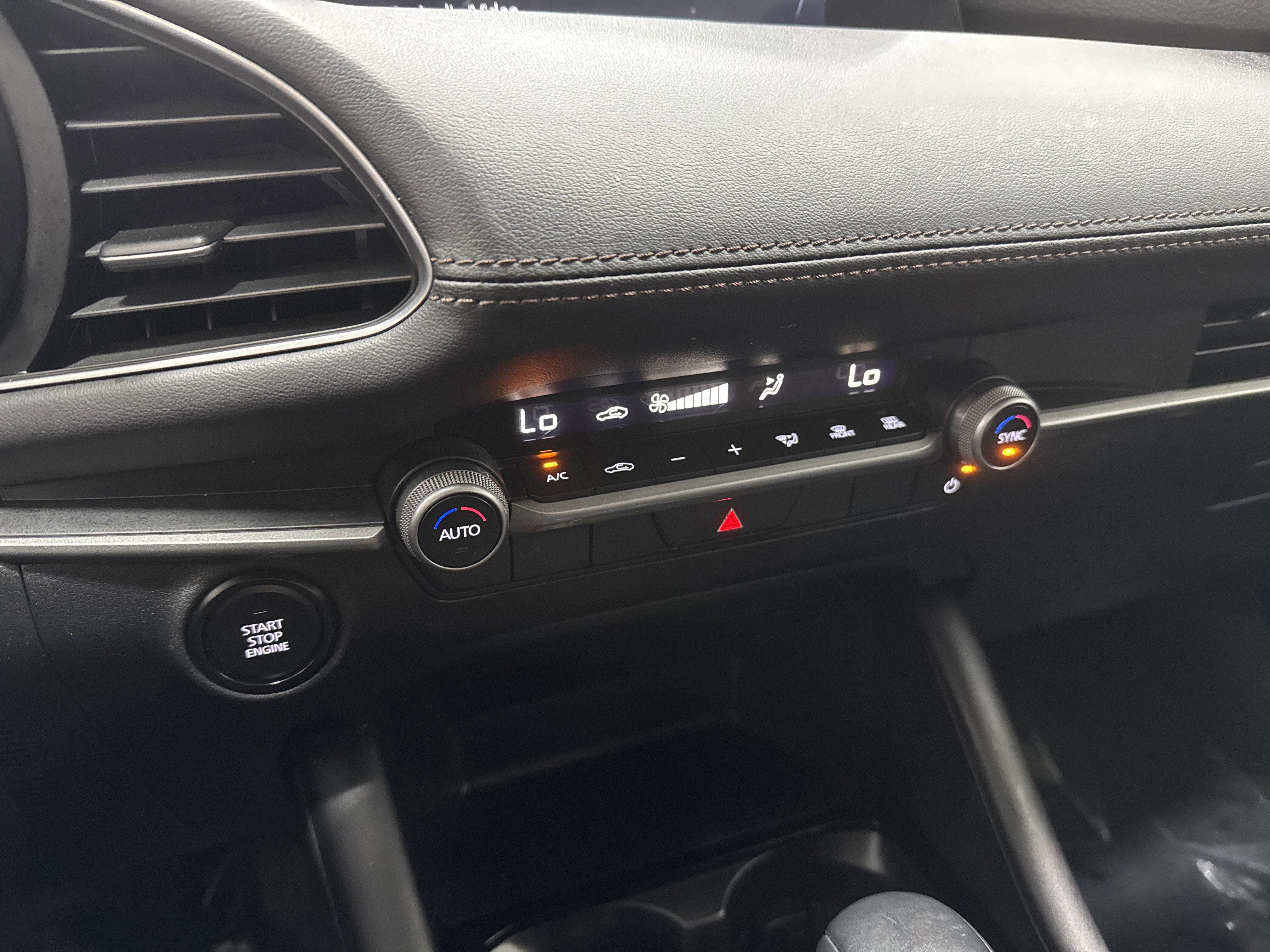 Used 2024 MAZDA MAZDA3 s image 27