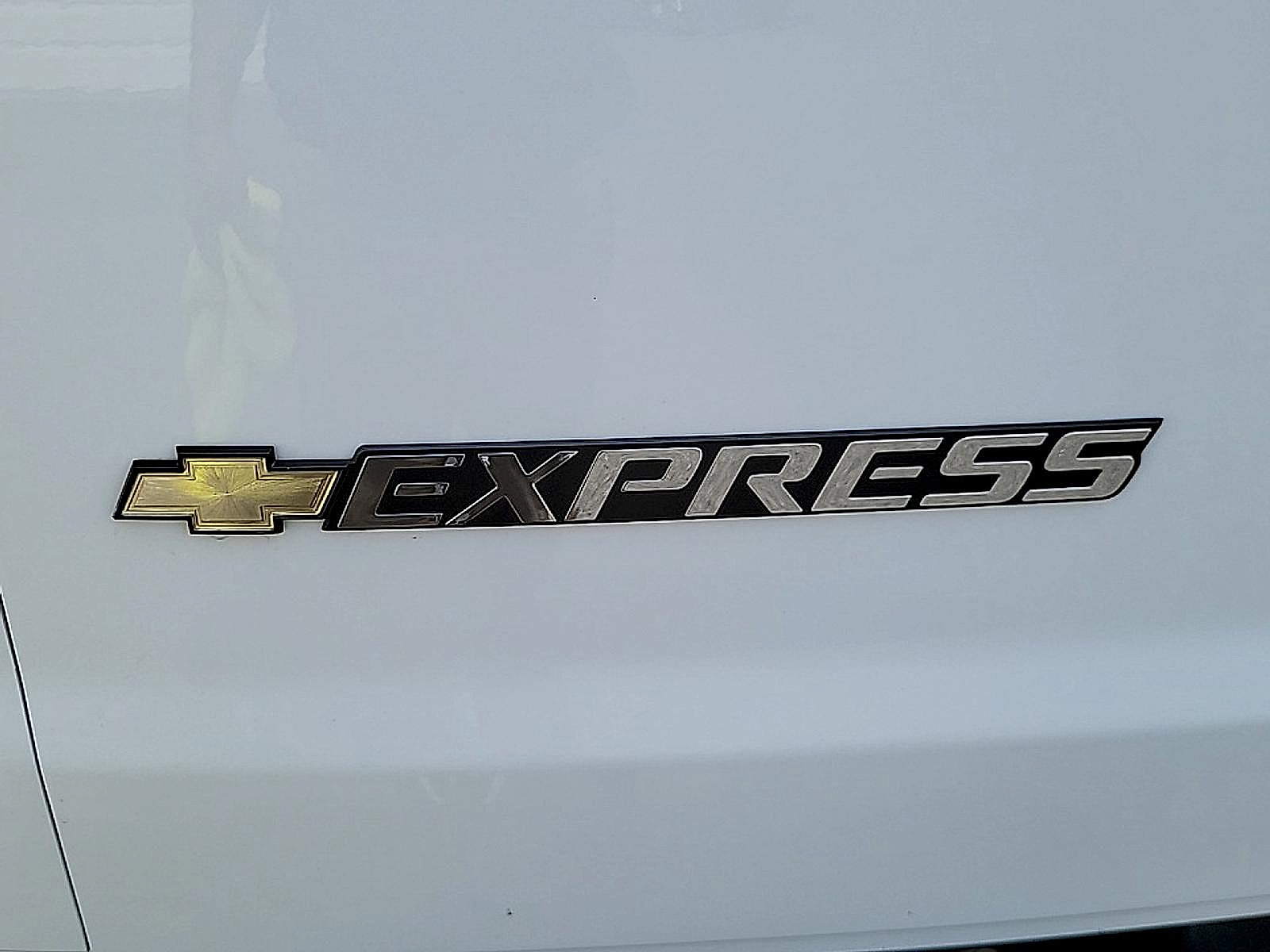 Used 2025 Chevrolet Express 2500 w/ Driver Convenience Package RWD image 23