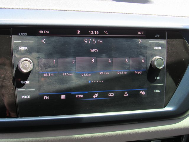 Used 2022 Volkswagen Taos SE image 18