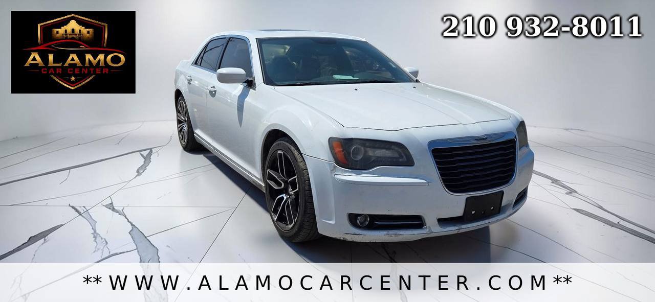 Used 2013 Chrysler 300 S RWD image 6