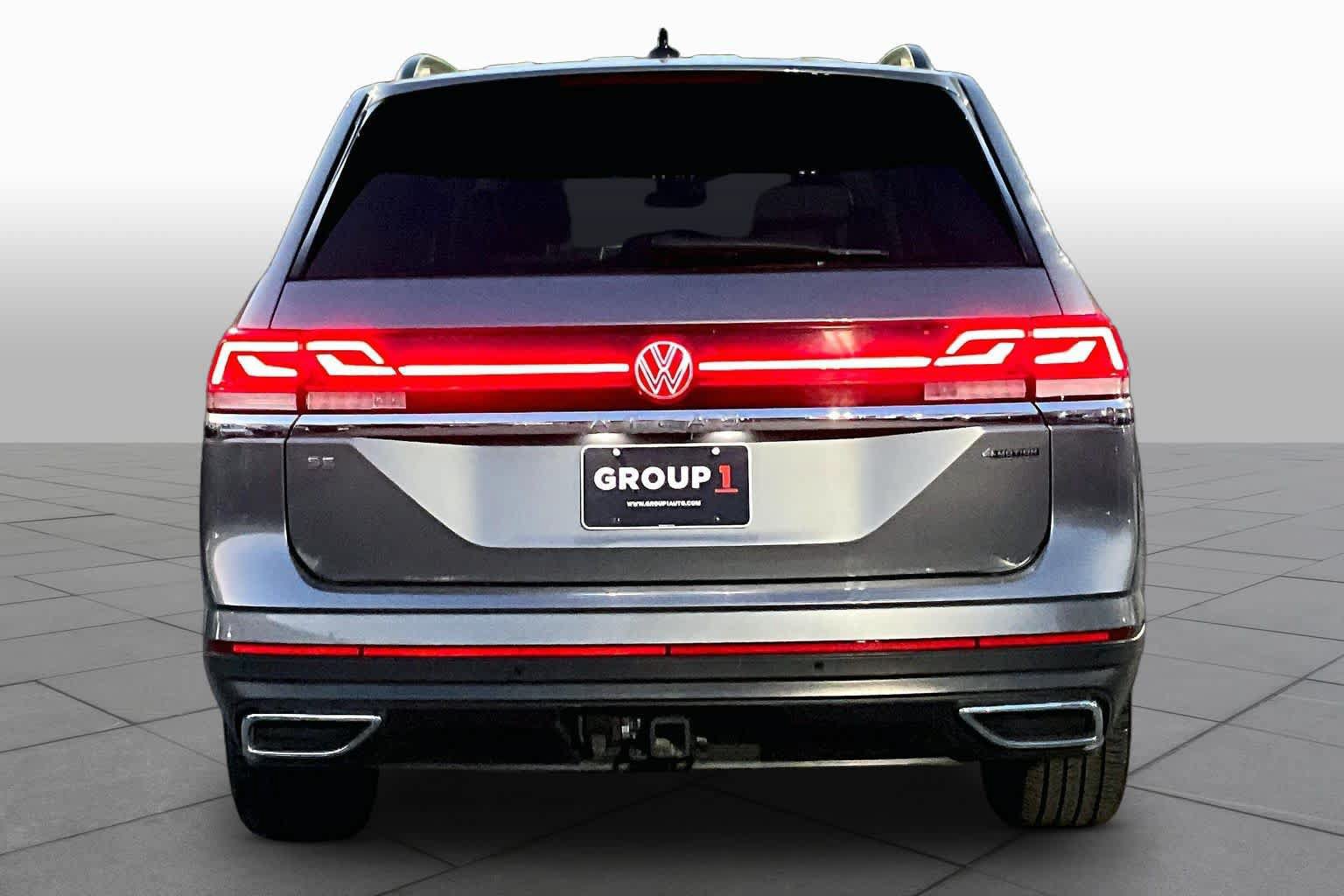 Used 2025 Volkswagen Atlas SE AWD/4WD image 5