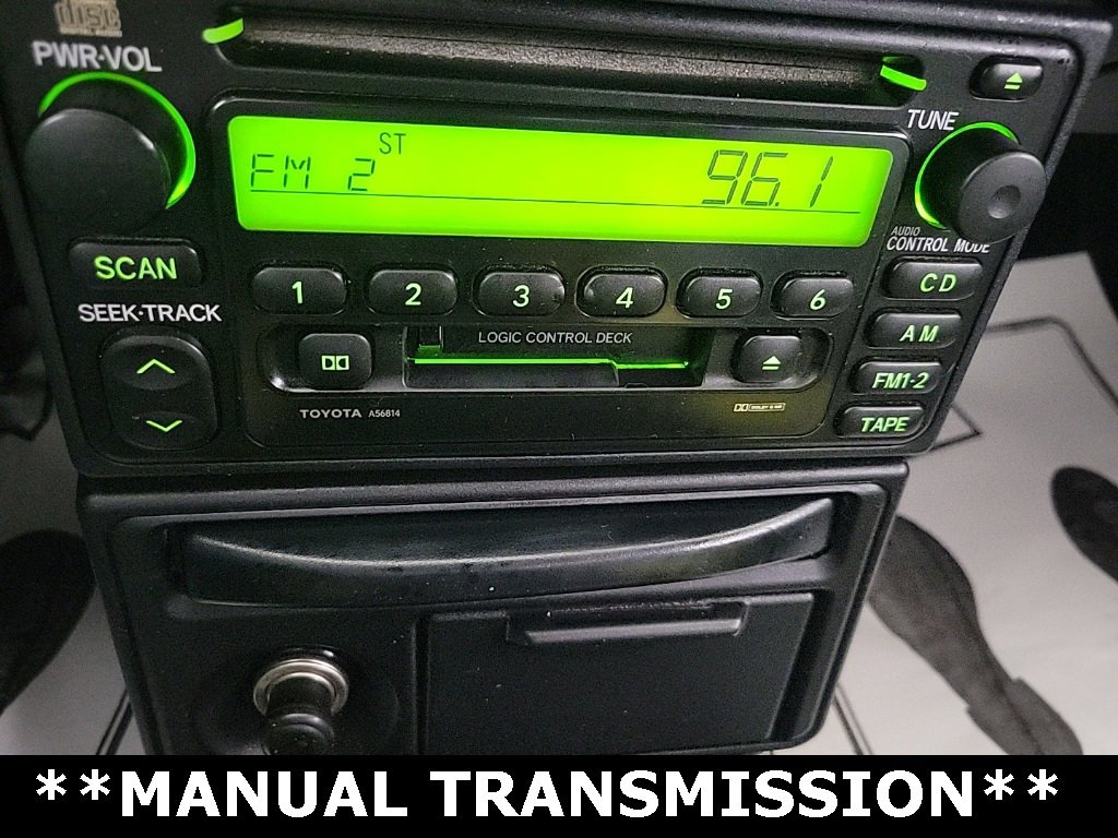 Used 2002 Toyota MR2 image 19