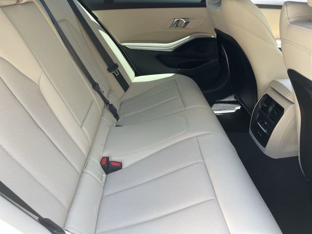 Used 2025 BMW 330i xDrive Sedan w/ Convenience Package AWD/4WD image 14