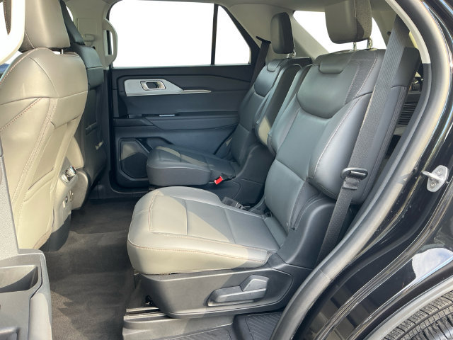 Certified 2025 Ford Explorer Active w/ Active Comfort Package AWD/4WD image 16
