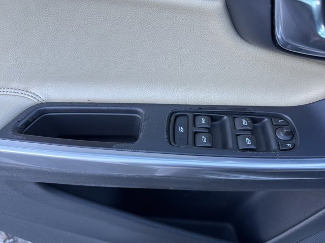 Used 2017 Volvo S60 T5 Dynamic image 9