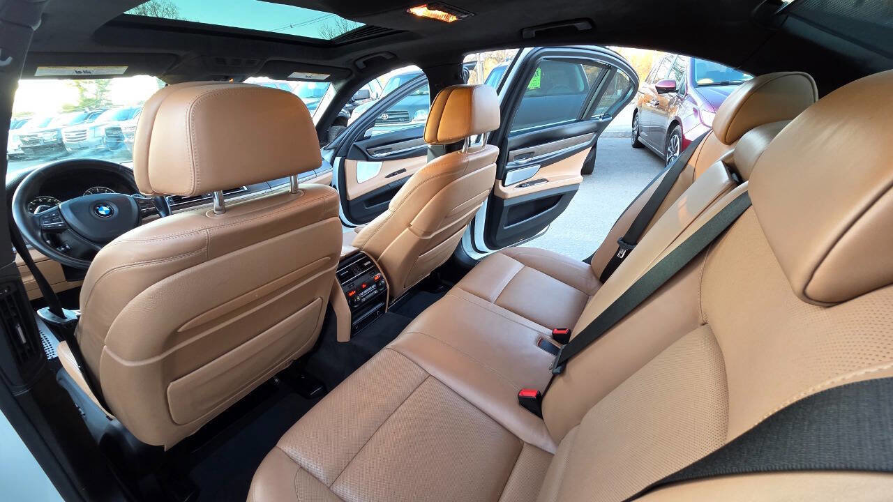 Used 2015 BMW 750i xDrive AWD/4WD image 33