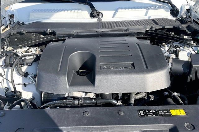 Used 2024 Land Rover Defender 110 X-Dynamic SE image 11