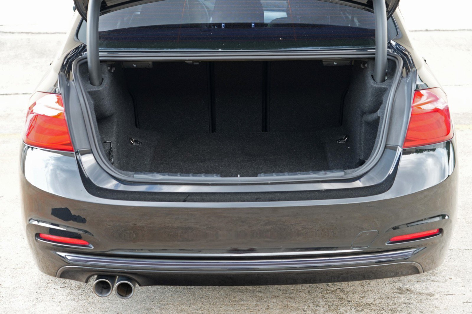 Used 2018 BMW 330i Sedan RWD image 9