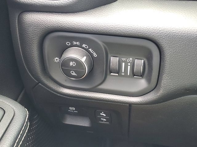 New 2026 RAM 1500 Laramie w/ Night Edition AWD/4WD image 19