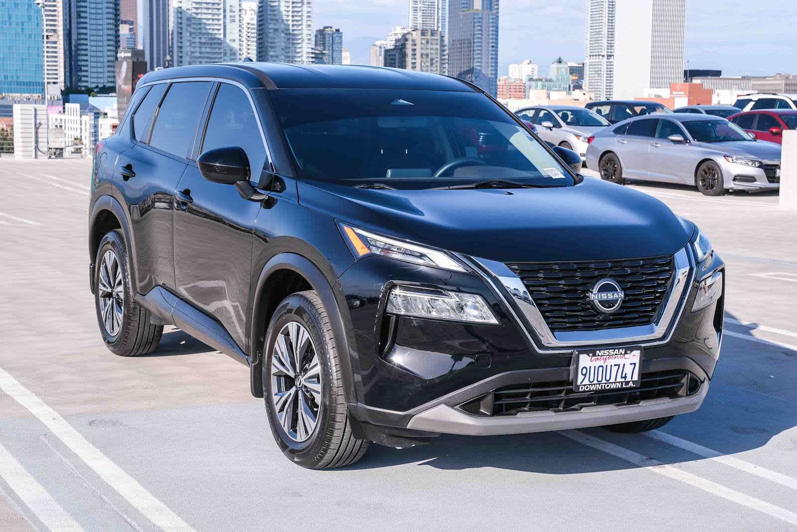 Used 2023 Nissan Rogue SV FWD image 3