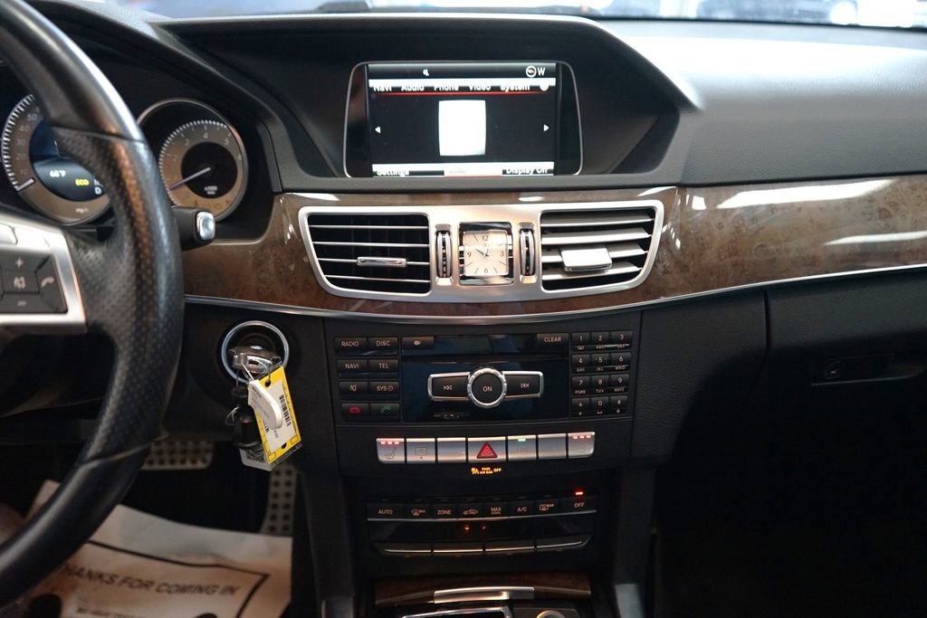 Used 2014 Mercedes-Benz E 350 4MATIC Sedan image 6