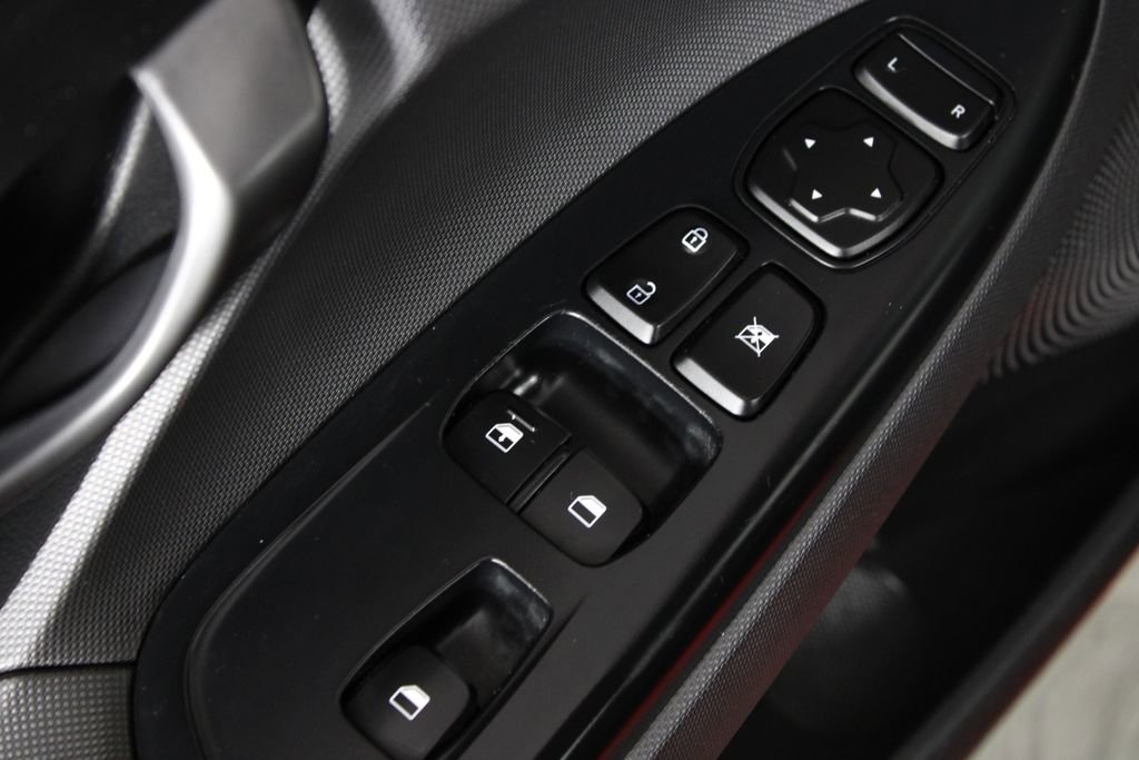 Used 2019 Hyundai Veloster 2.0 image 21