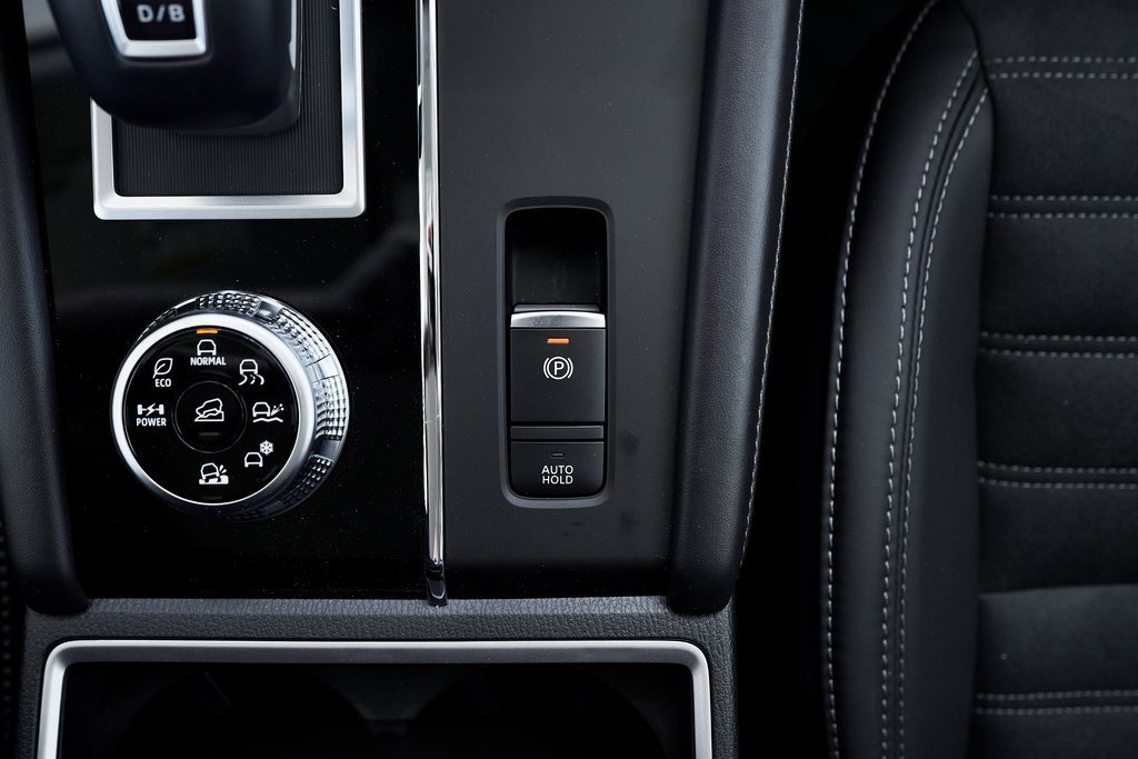 New 2025 Mitsubishi Outlander SE image 43