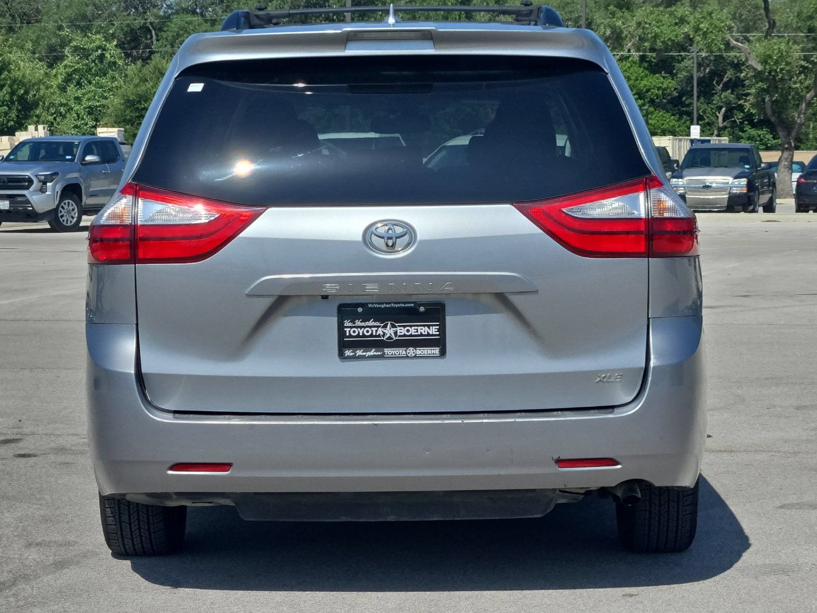 Used 2018 Toyota Sienna XLE FWD image 4