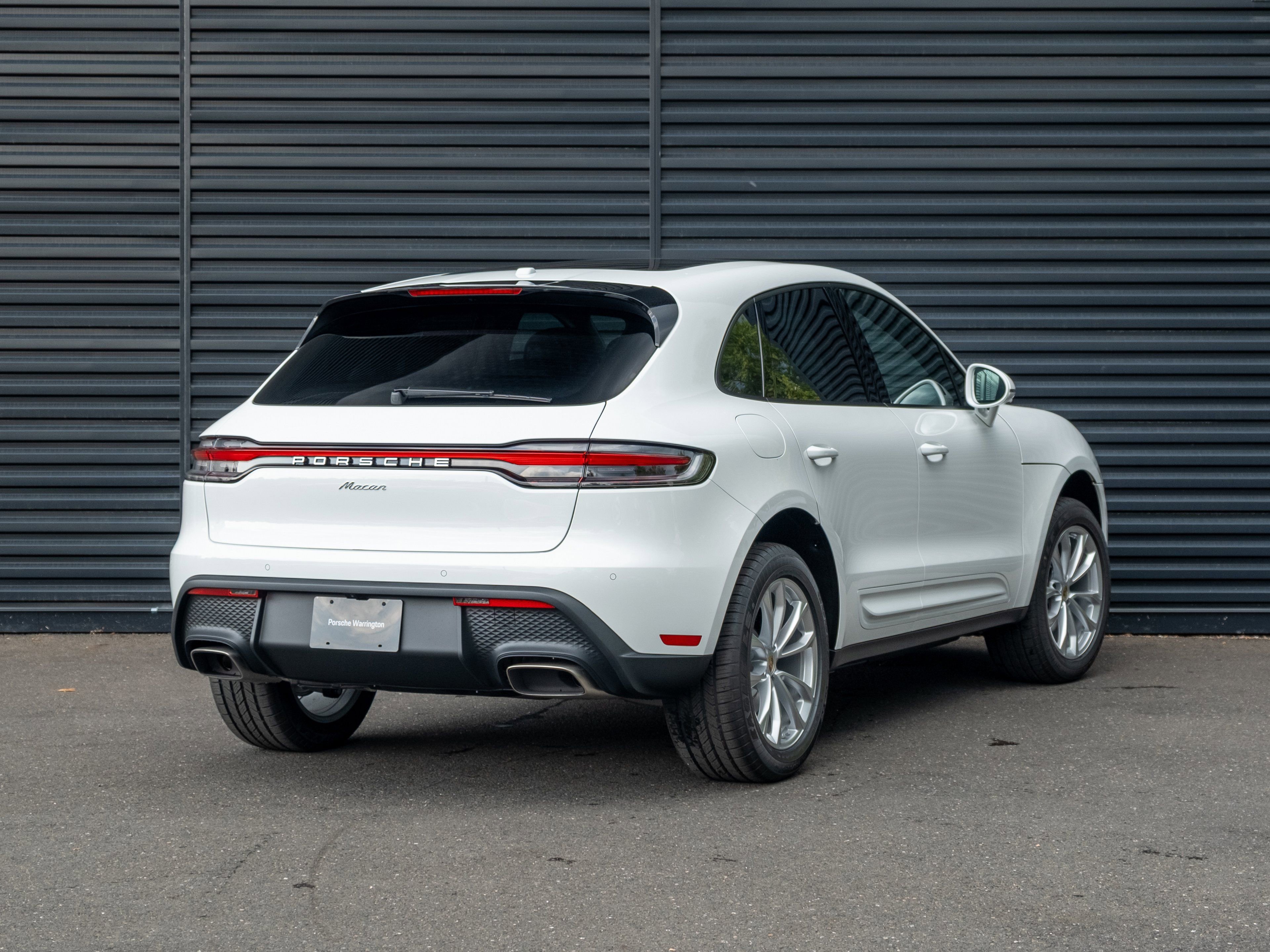 Certified 2026 Porsche Macan image 8