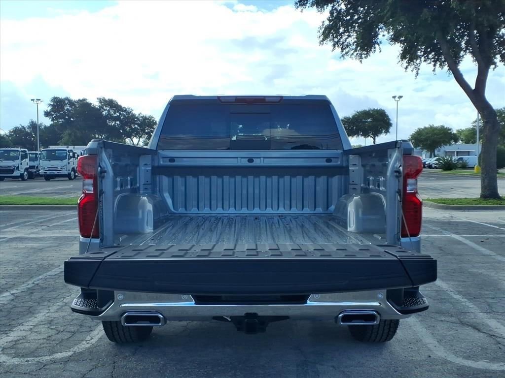 New 2026 Chevrolet Silverado 1500 LT w/ Z71 Off-Road Package AWD/4WD image 12