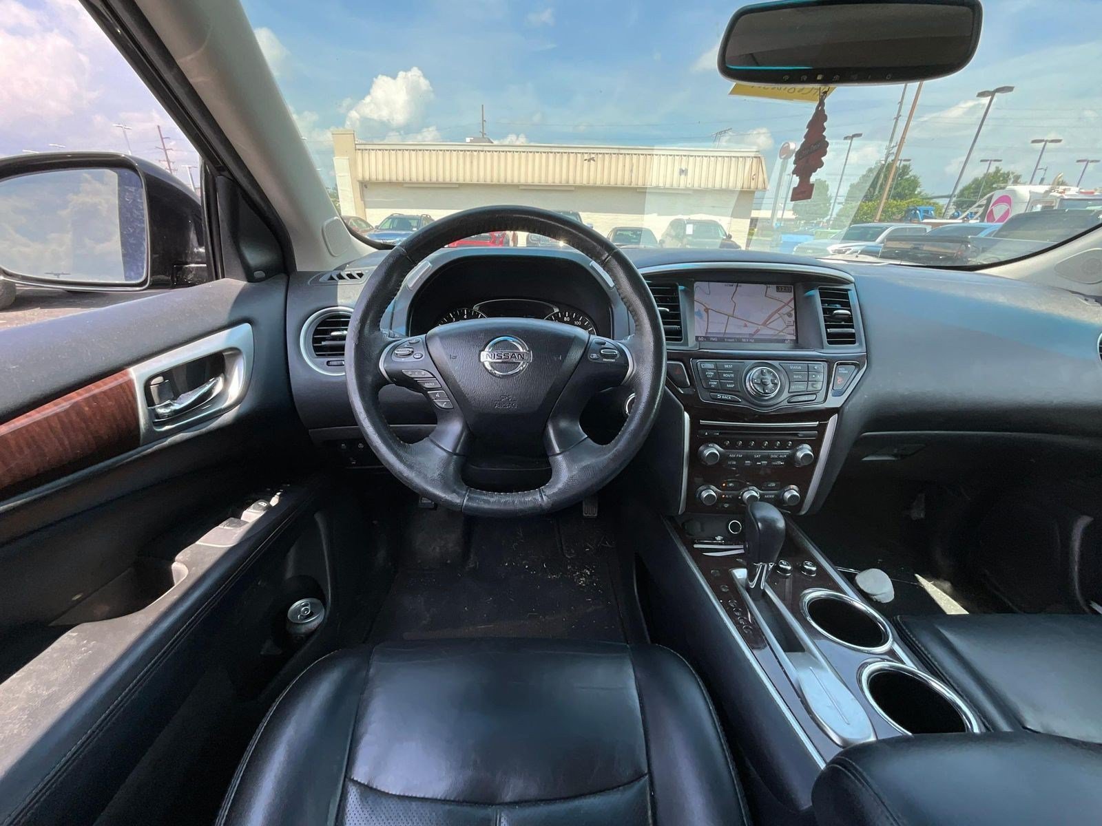 Used 2015 Nissan Pathfinder Platinum FWD image 8