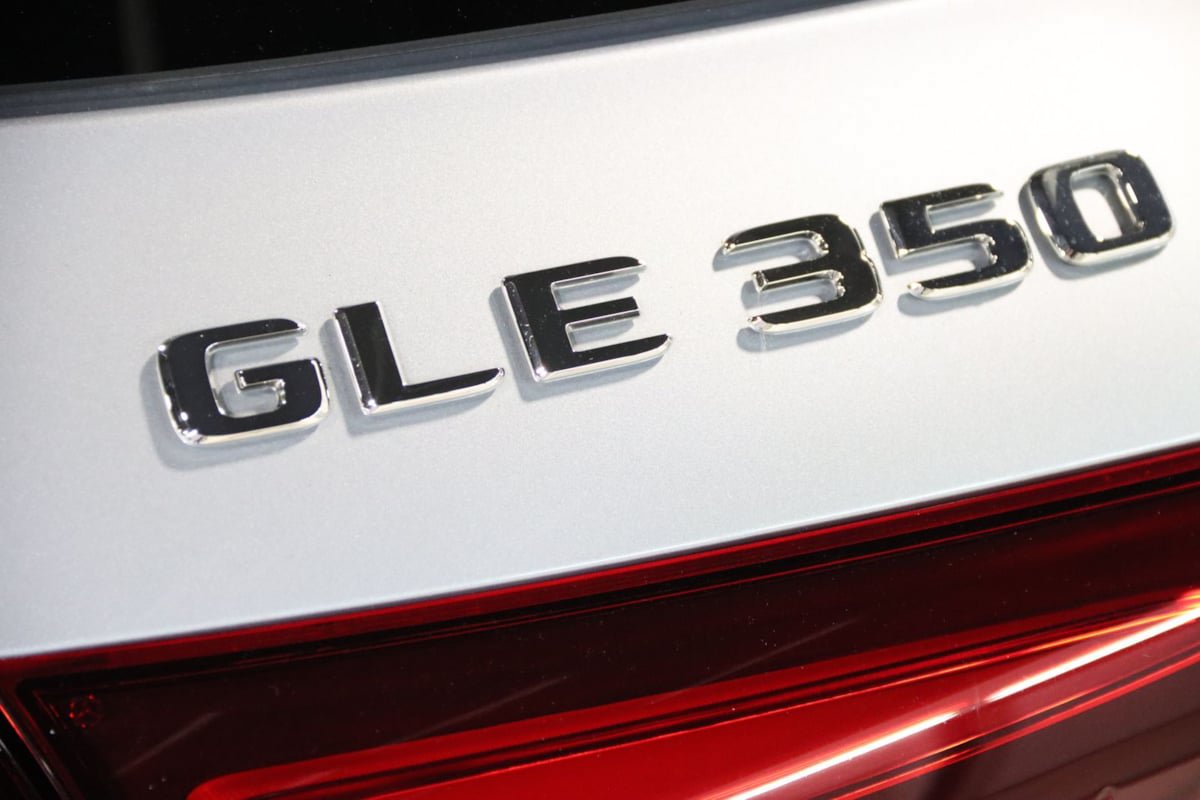 Used 2025 Mercedes-Benz GLE 350 4MATIC w/ Winter Package image 12