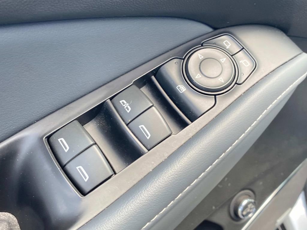Used 2022 Buick Enclave Essence w/ Experience Buick Package image 17