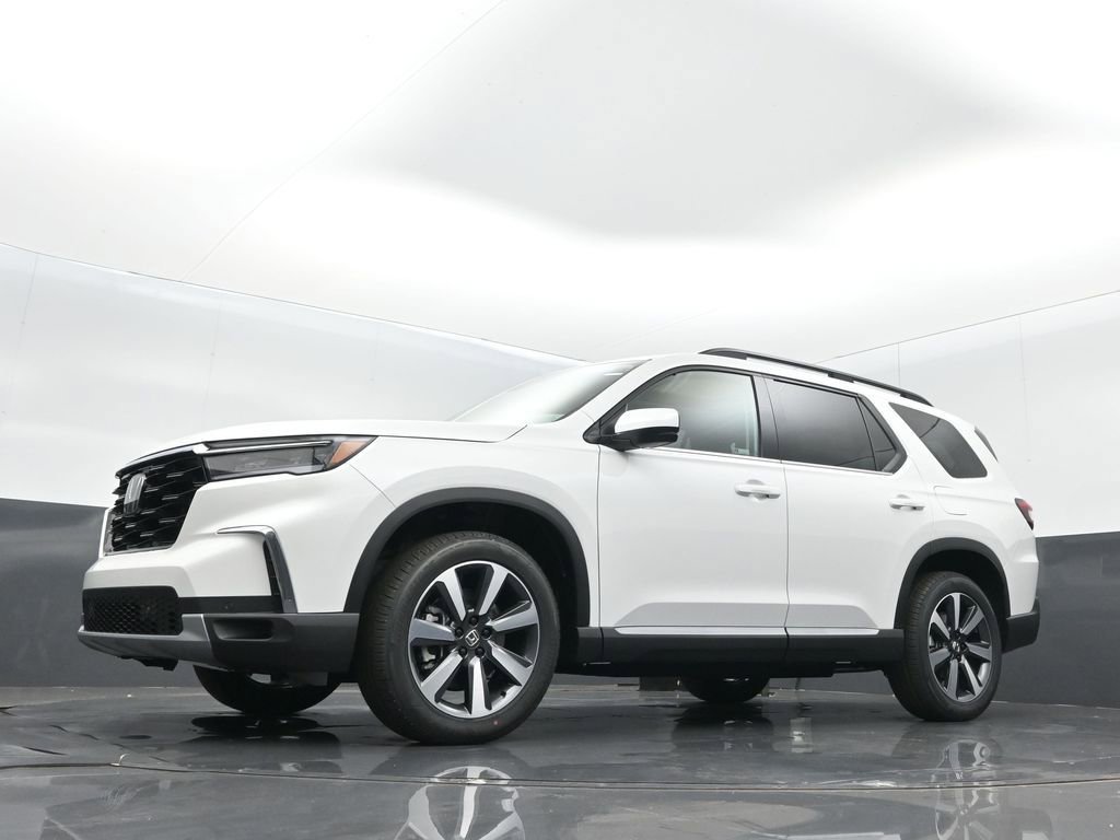 New 2025 Honda Pilot Touring image 11