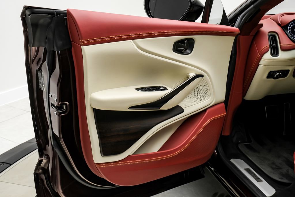 Used 2022 Aston Martin DBX AWD/4WD image 47