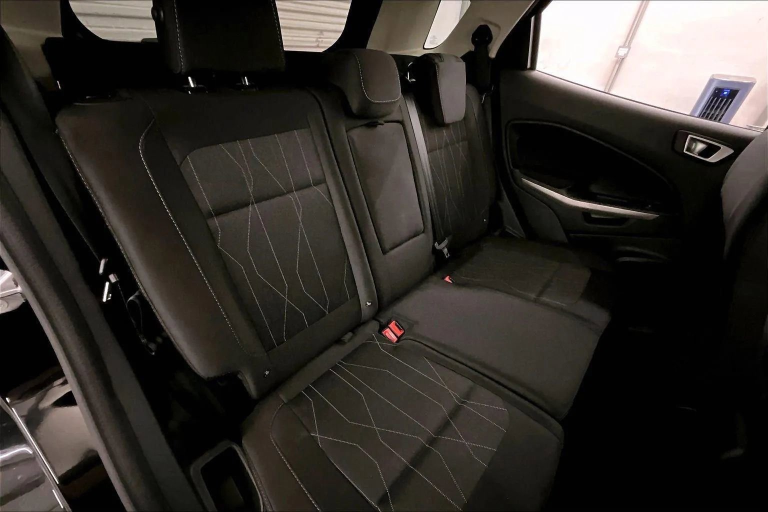 Used 2019 Ford EcoSport SE w/ SE Convenience Package image 26