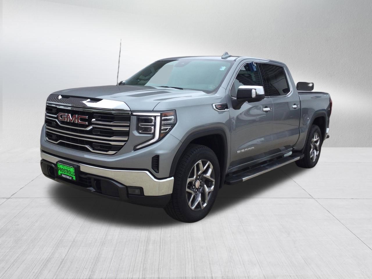 Used 2023 GMC Sierra 1500 SLT w/ SLT Premium Package AWD/4WD image 2