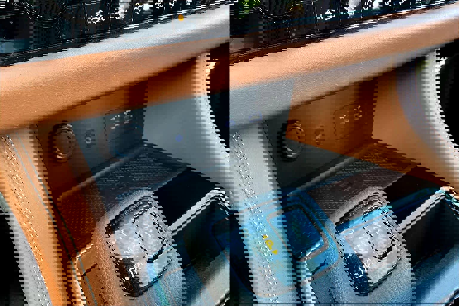 Used 2023 Nissan Pathfinder Platinum w/ Cargo Package FWD image 31