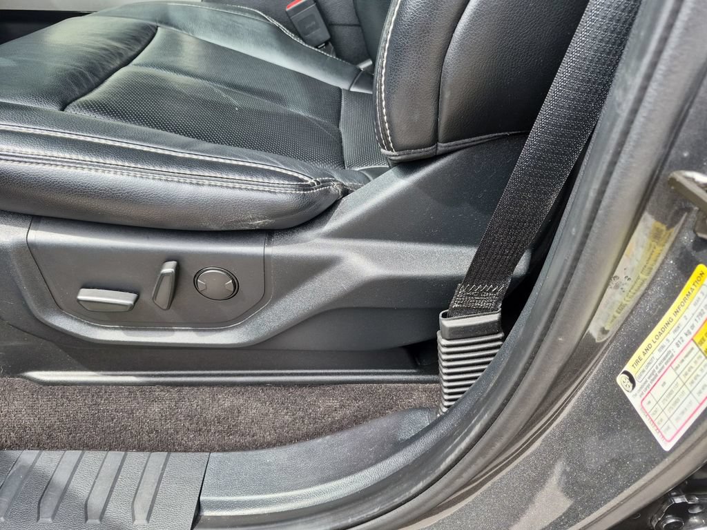 Used 2019 Ford F150 Lariat w/ Equipment Group 502A Luxury AWD/4WD image 15