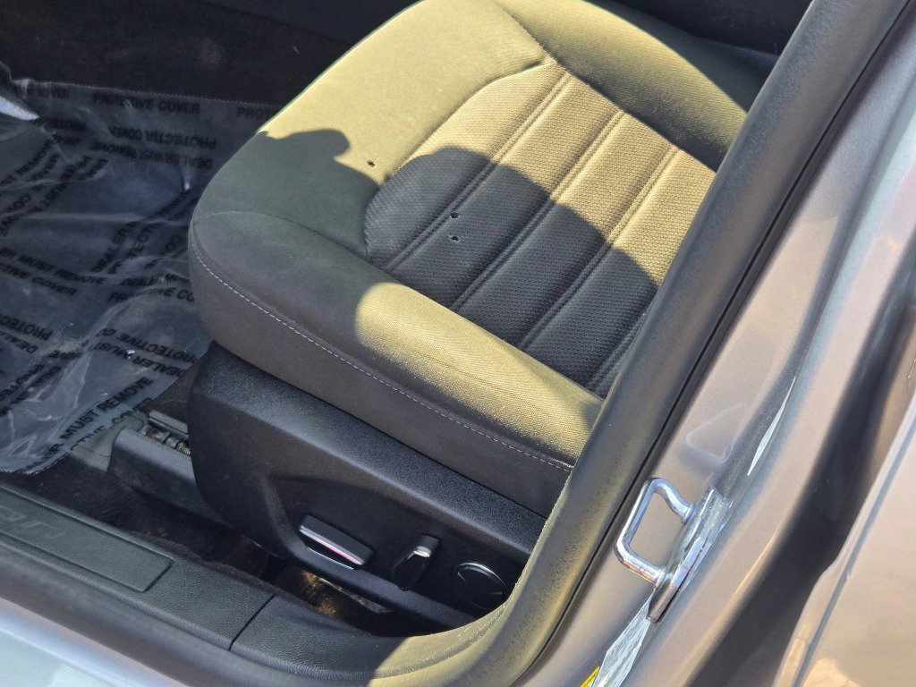 Used 2020 Ford Fusion SE image 18