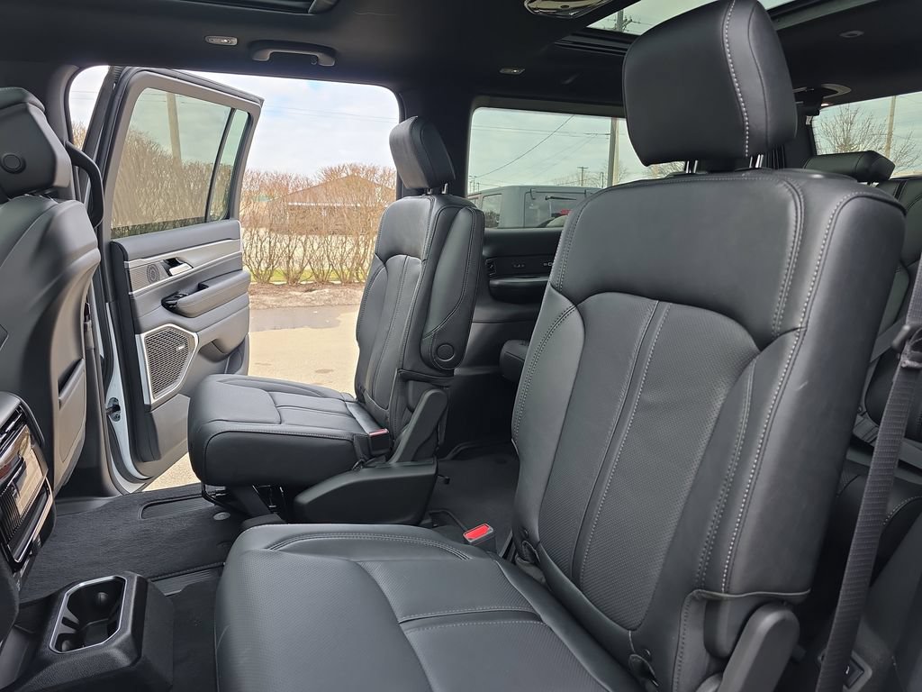 New 2026 Jeep Grand Wagoneer Limited w/ Premium Group II AWD/4WD image 16