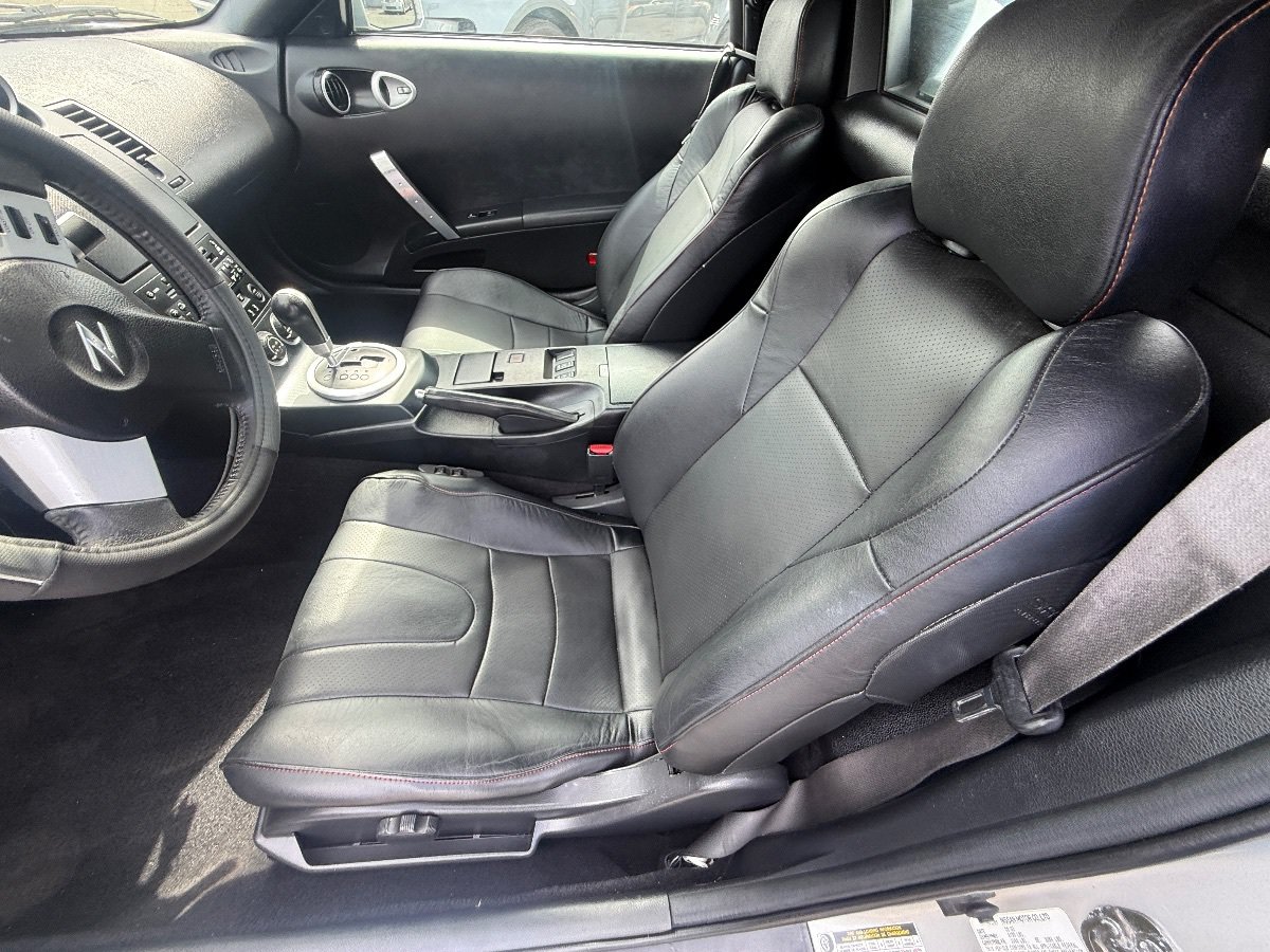 Used 2004 Nissan 350Z Touring RWD image 11