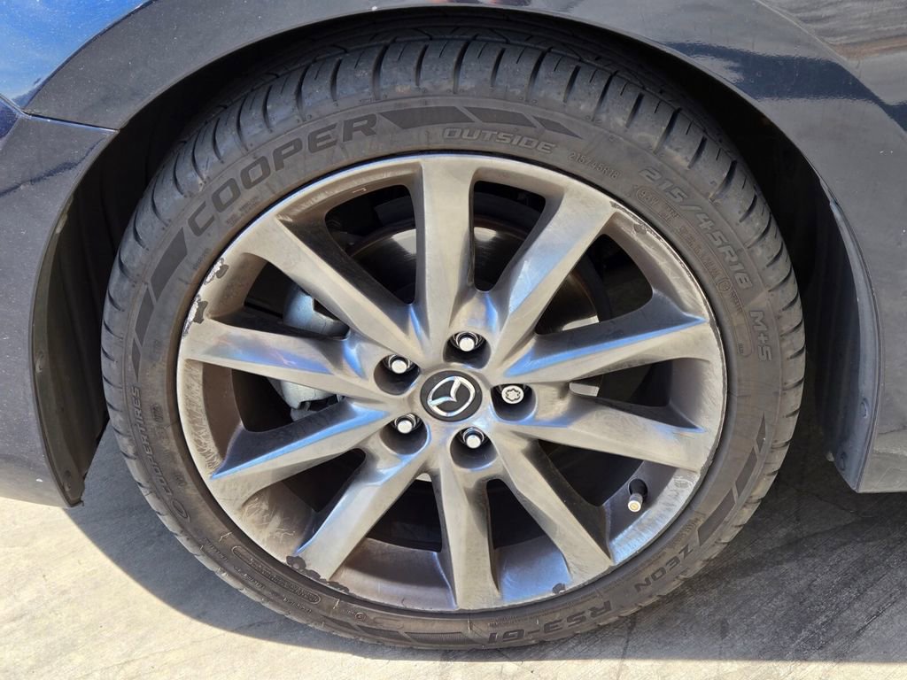 Used 2018 MAZDA MAZDA3 Grand Touring w/ Premium Equipment Package image 5