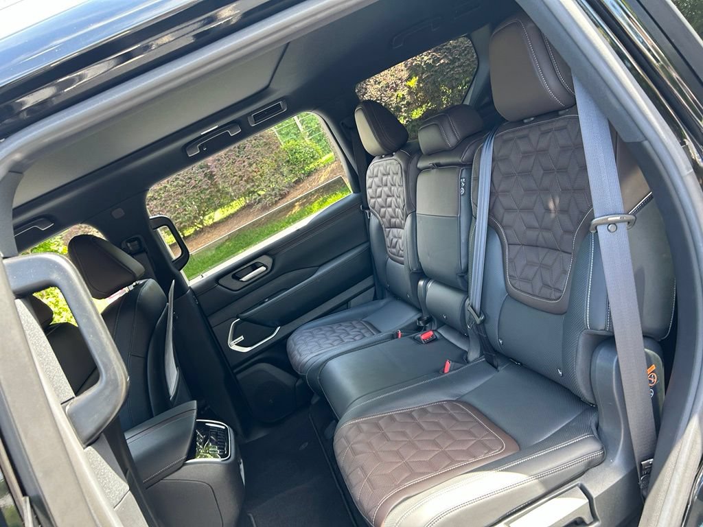 Used 2025 Nissan Armada Platinum Reserve RWD image 53