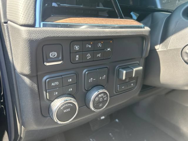 New 2026 Chevrolet Suburban High Country w/ Sun And Tow Package AWD/4WD image 14