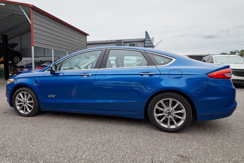 Used 2017 Ford Fusion Energi SE FWD image 8