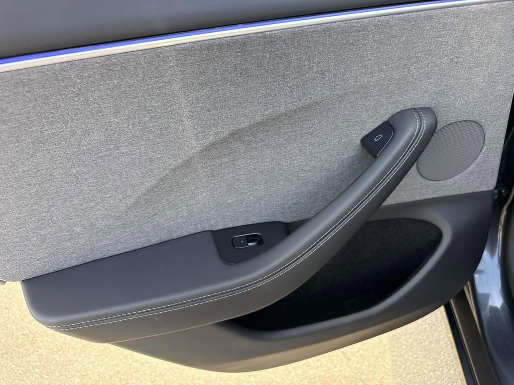 Used 2025 Tesla Model 3 Long Range image 7