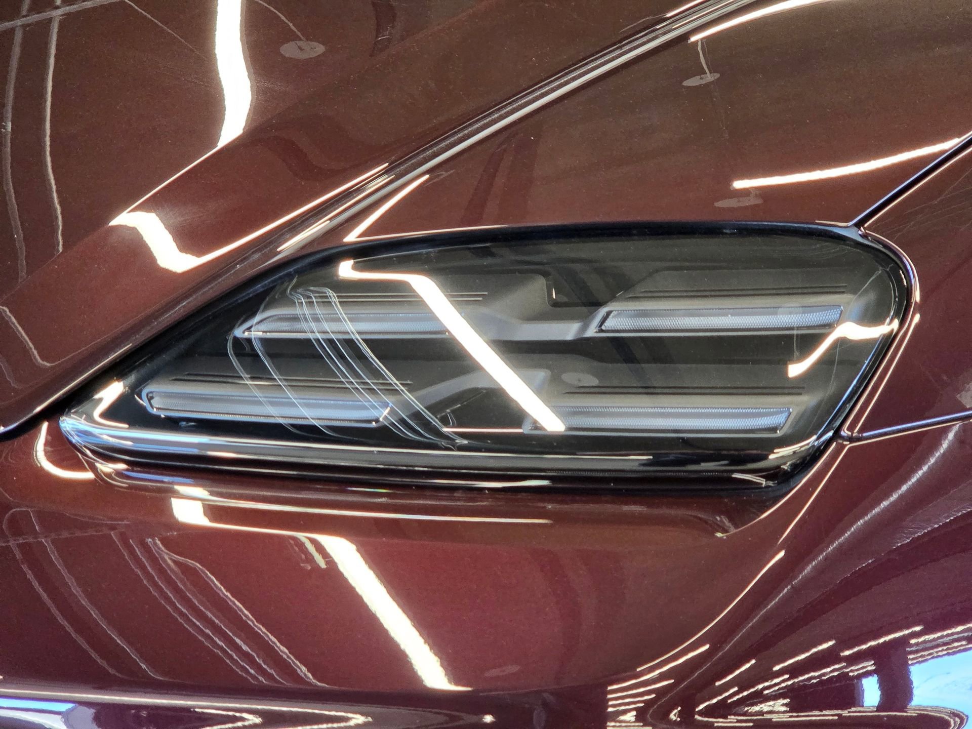 Certified 2025 Porsche Macan 4 Electric image 26