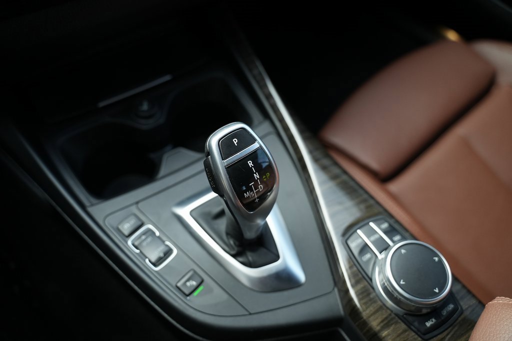 Used 2017 BMW 230i Convertible image 44